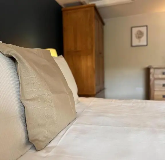 Camera Standard Letto King, The Swan