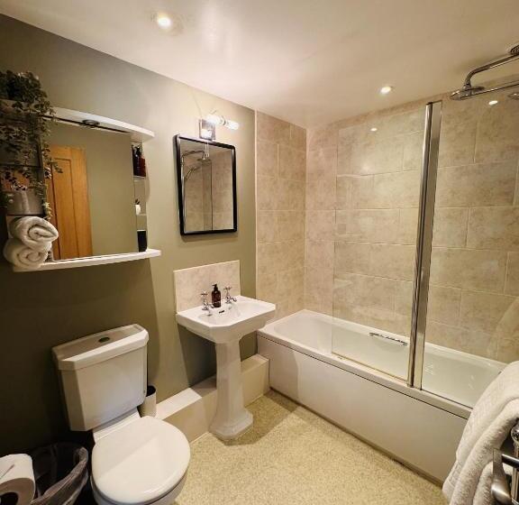 스탠다드 룸 킹사이즈 침대, The Swan