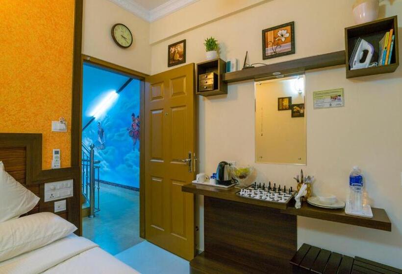 이코노미 룸, Blue Bell Cochin Airport