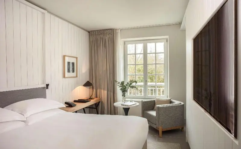キングサイズベッドのスイートルーム, Le Grand Pavillon Chantilly