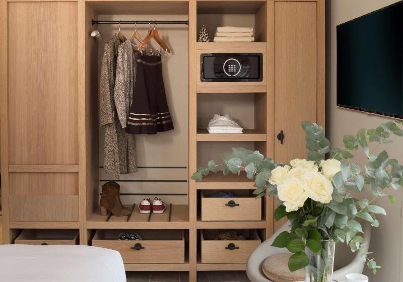 חדר דחוקס עם מיטת קינג, Le Grand Pavillon Chantilly