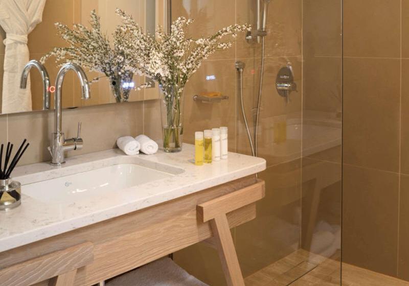 חדר דחוקס עם מיטת קינג, Le Grand Pavillon Chantilly