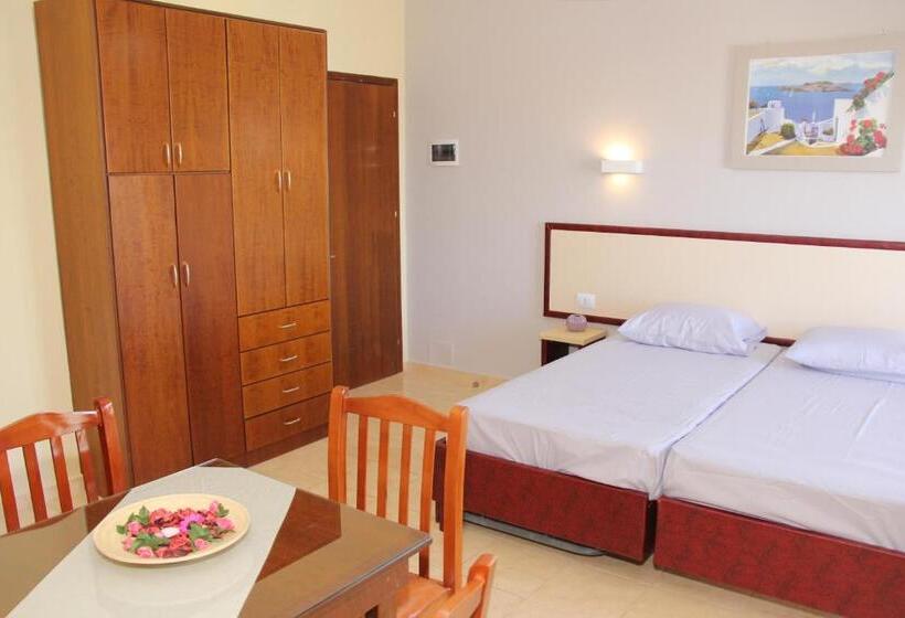 חדר דלוקס, Ronaldo