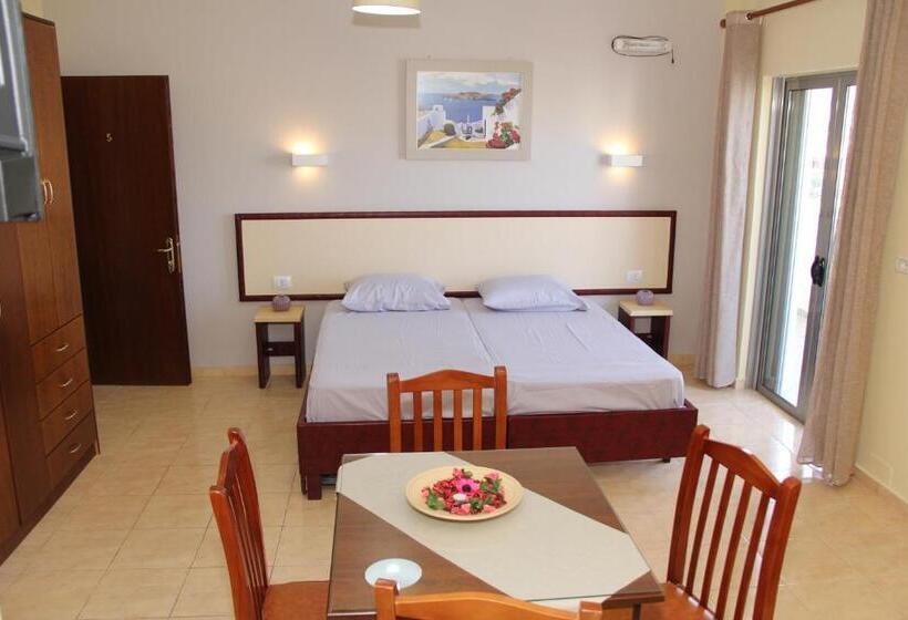 חדר דלוקס, Ronaldo