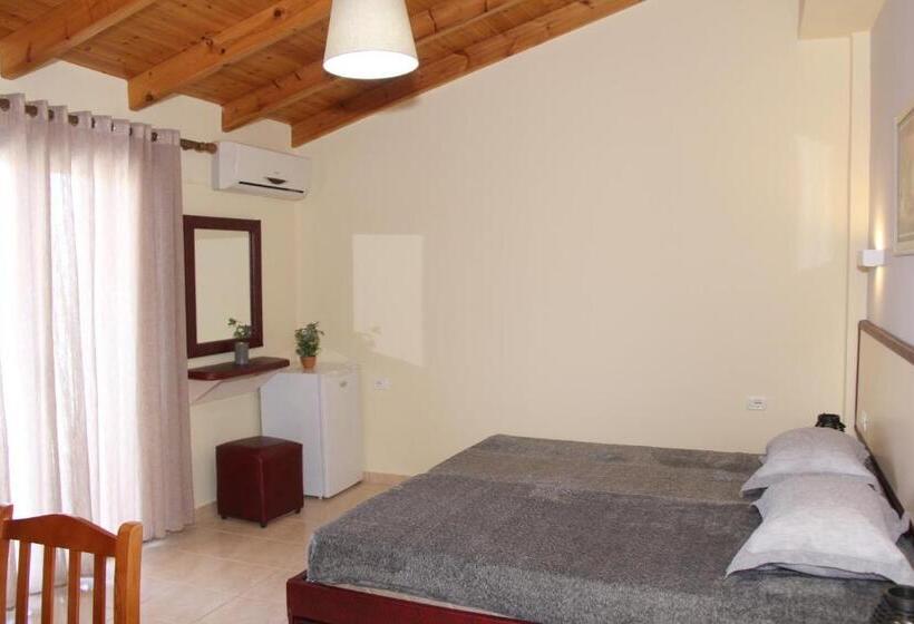 חדר דלוקס נוף לים, Ronaldo