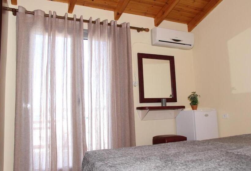 חדר דלוקס נוף לים, Ronaldo