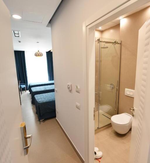 베이직 3인 룸, Luani A Spa & Wellness Center