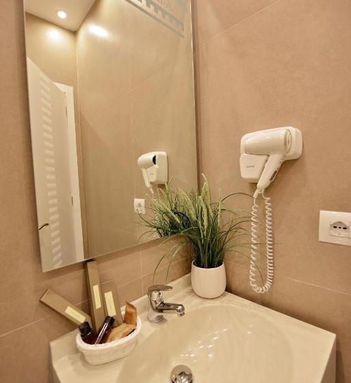 베이직 3인 룸, Luani A Spa & Wellness Center