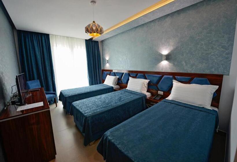 베이직 3인 룸, Luani A Spa & Wellness Center