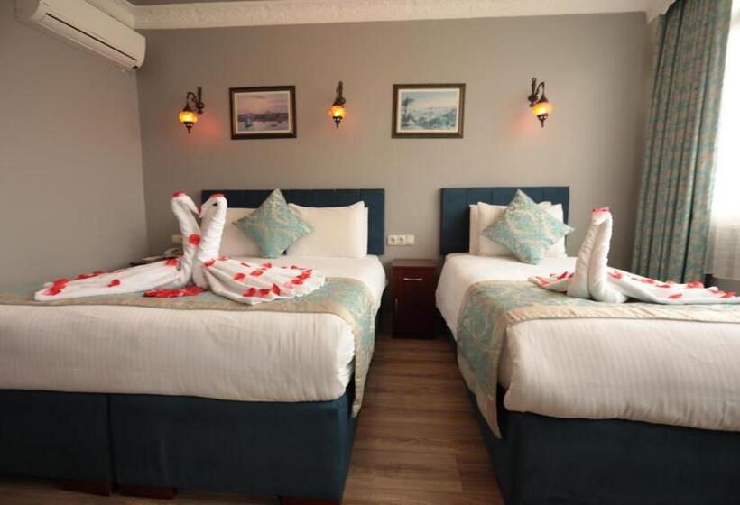 اتاق اجرایی سه نفره, White Pearl Apart