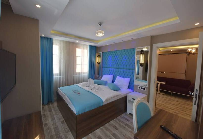 디럭스 스위트, Hayat Rose