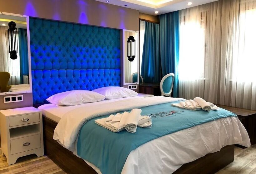 수피리어 룸, Hayat Rose