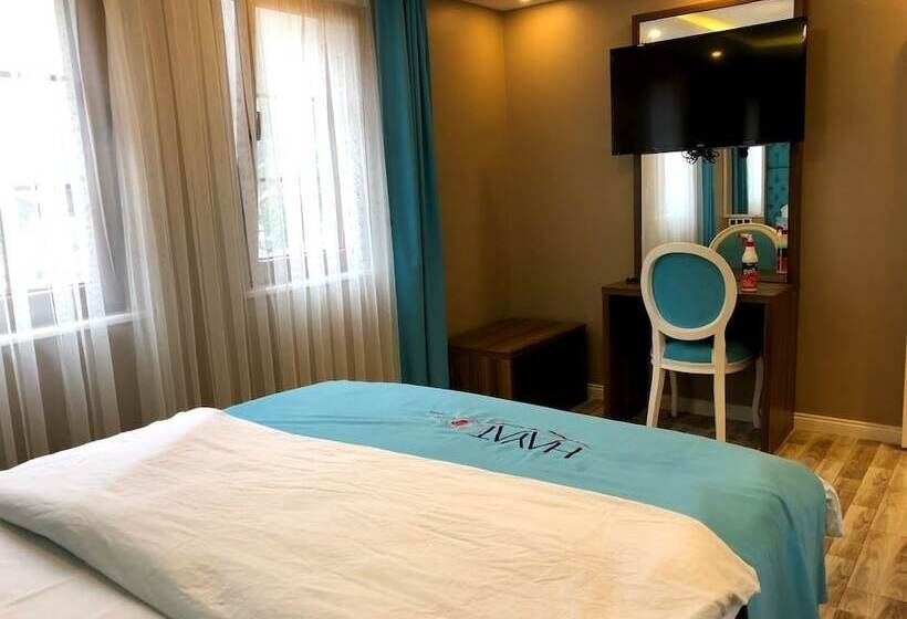 패밀리 스위트, Hayat Rose