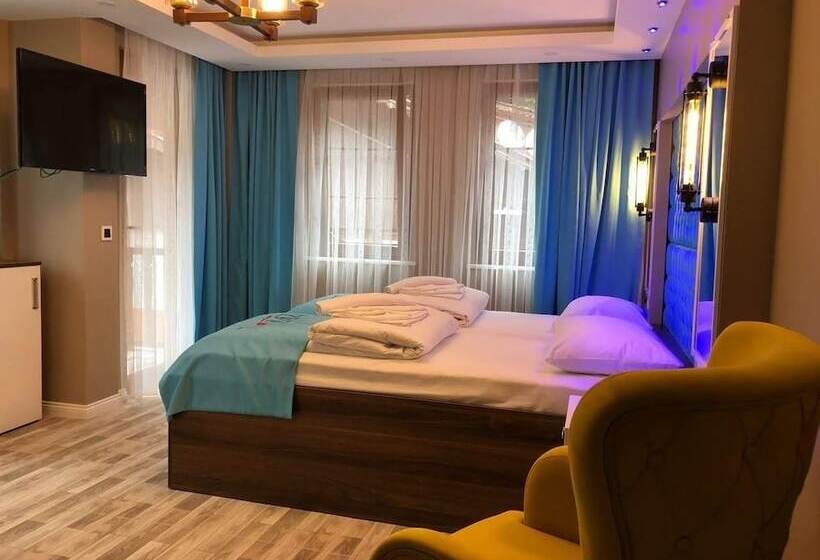 수피리어 룸, Hayat Rose