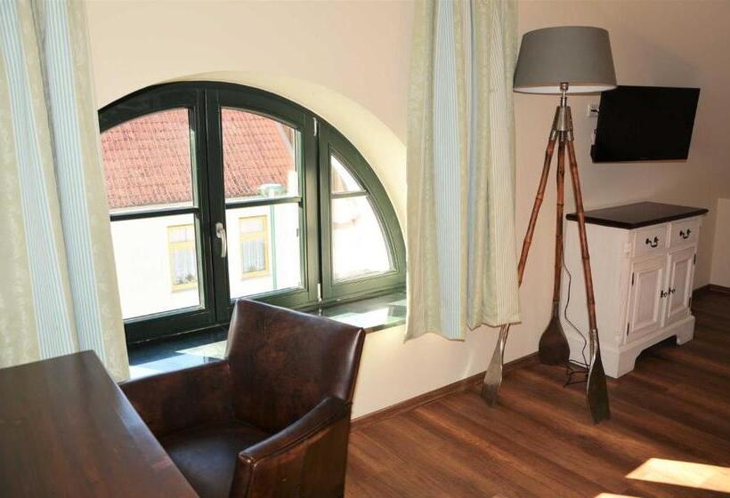 Номер Стандарт, Wildhof