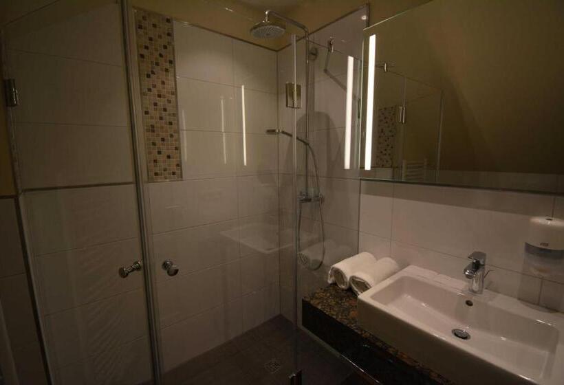 Номер Стандарт, Wildhof