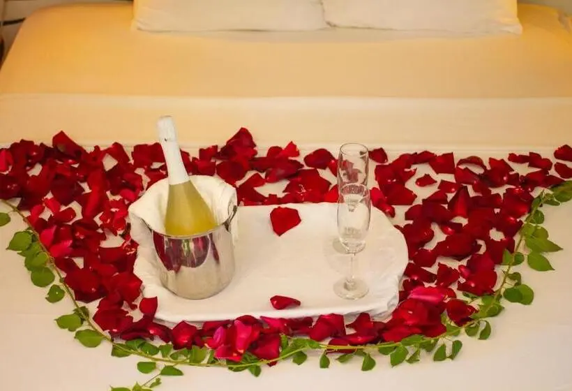 اتاق لوکس چهار تخته, Afreeka Beach