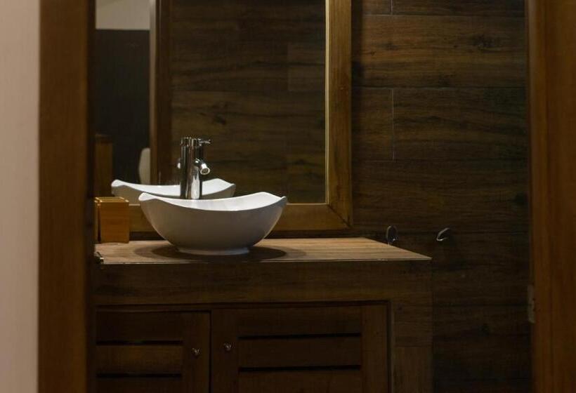 디럭스 4인 룸, Afreeka Beach