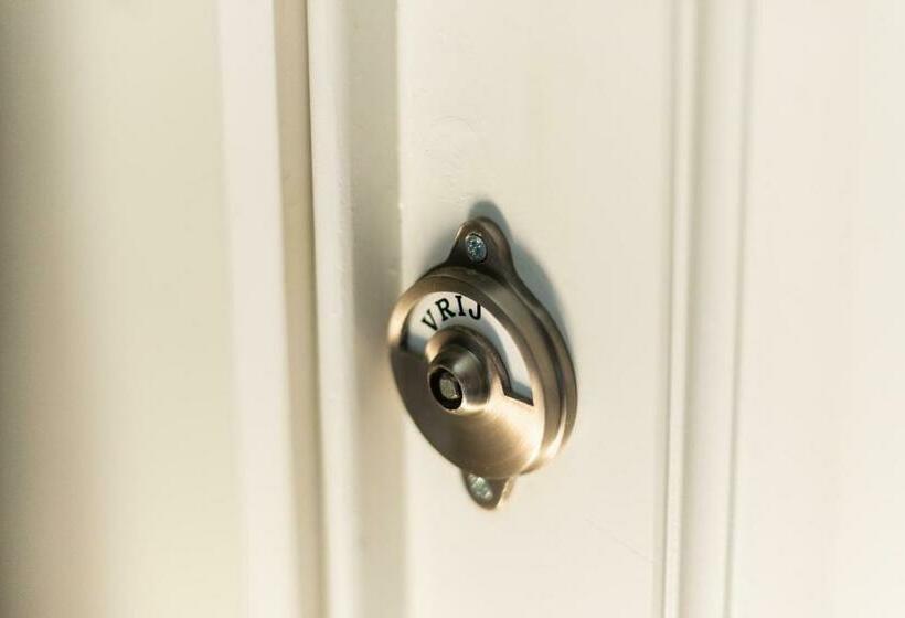 سوییت سوپریور, Canal Wow Suites Amsterdam