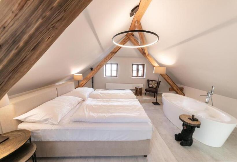 חדר דלוקס, Clemar