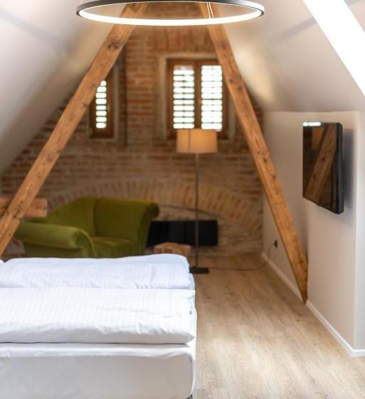 חדר סופריור, Clemar