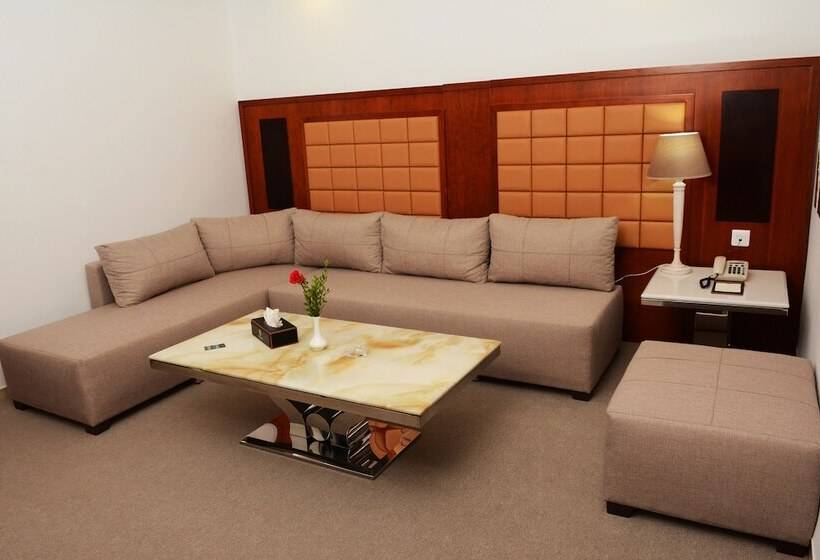 سوییت جونیور, Marigold