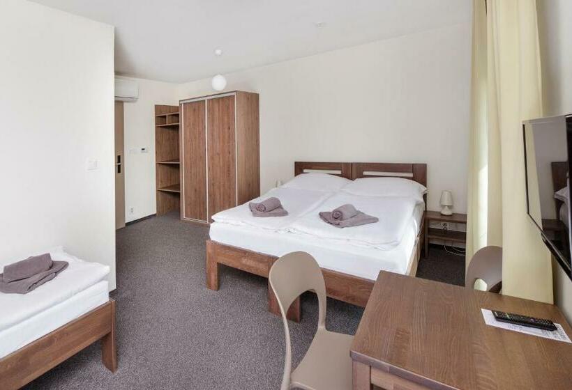 스탠다드 트리플 룸, Penzion Lesni