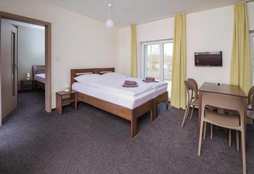 침실 2개 스위트, Penzion Lesni