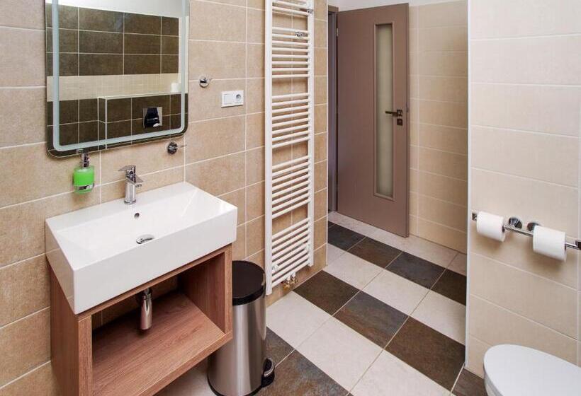 4인용 스탠다드 룸, Penzion Lesni