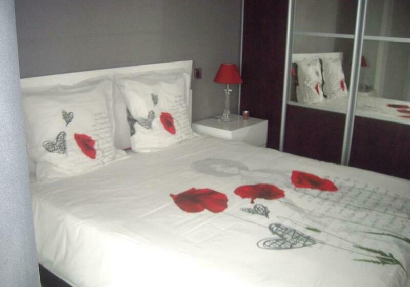 اتاق استاندارد با بالکن و چشم‌انداز دریا, Les Nymphes De Bourbon