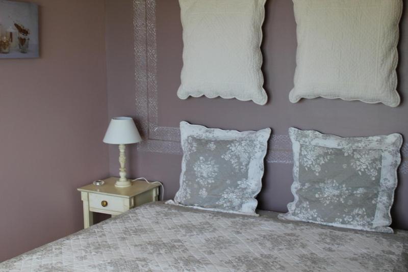 اتاق لوکس با چشم‌انداز دریا, Les Nymphes De Bourbon