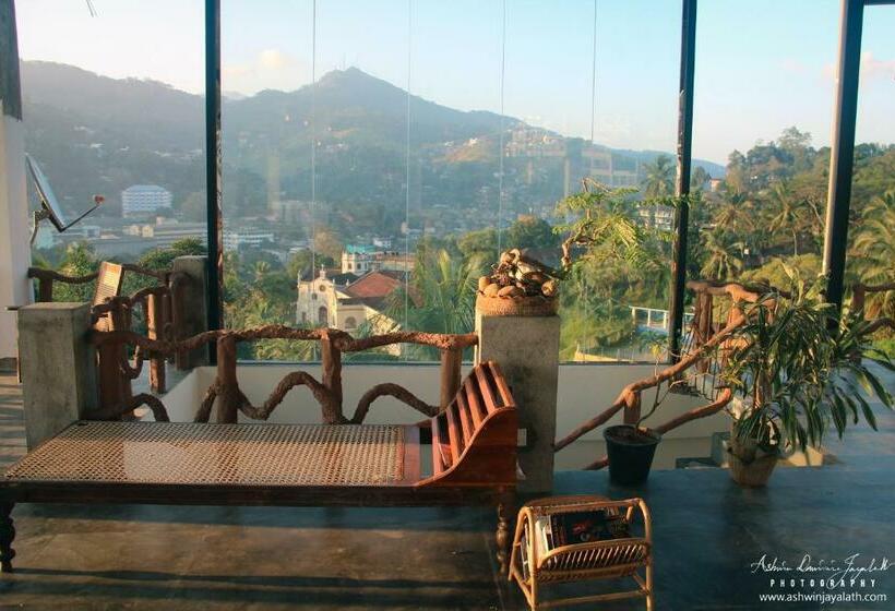 스탠다드 룸 킹사이즈 침대, Square Peg