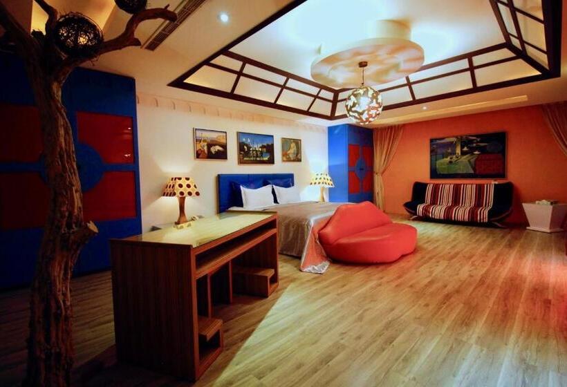اتاق لوکس با تخت بزرگ, Cd Motel