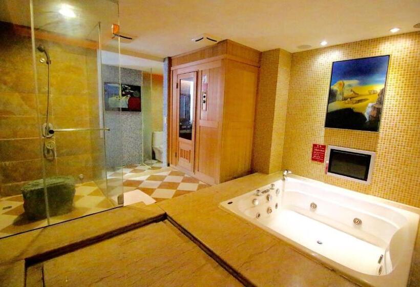 اتاق لوکس با تخت بزرگ, Cd Motel