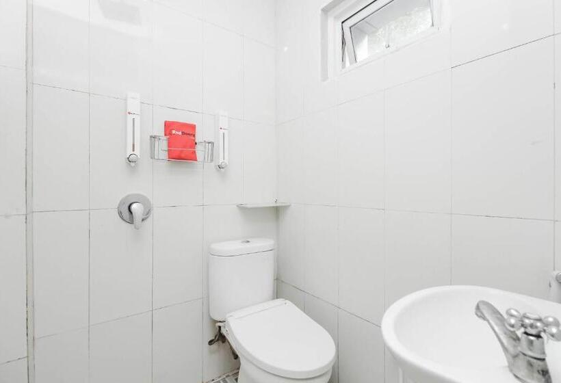 スタンダードルーム, Reddoorz Plus @ Jalan Pemuda Jakarta