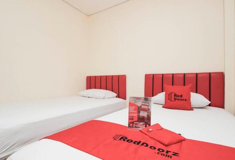 スタンダードルーム, Reddoorz Plus @ Jalan Pemuda Jakarta