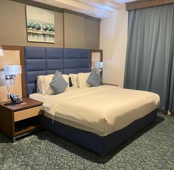 סוויטת ג'וניור משפחתית, Swiss Blue