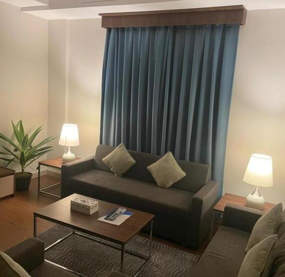 سوئیت جونیور خانوادگی, Swiss Blue