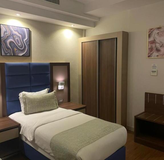 סוויטת ג'וניור משפחתית, Swiss Blue