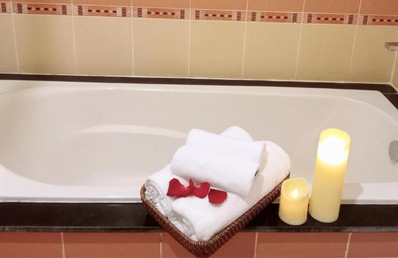 بانگلوی استاندارد, Long Thuan Hotel & Resort