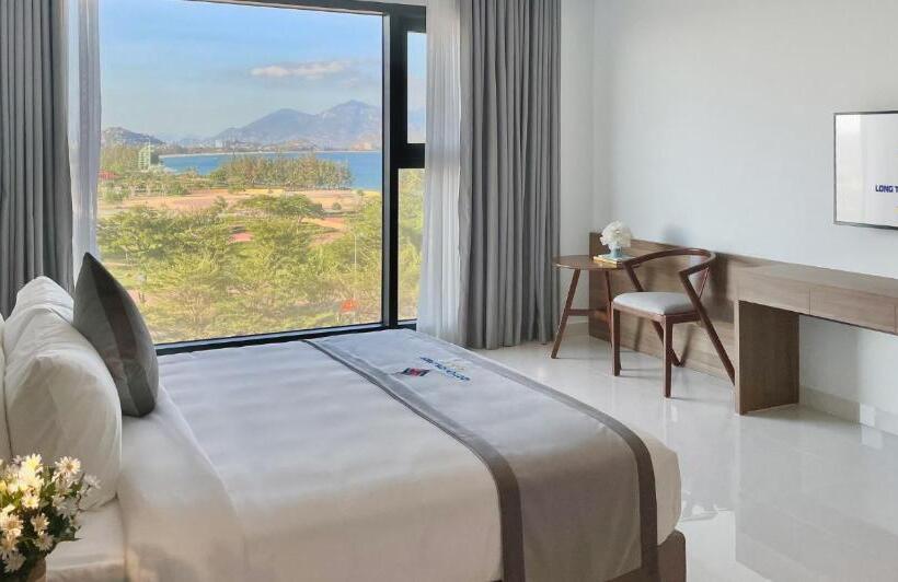 اتاق سوپریور سه تخته, Long Thuan Hotel & Resort