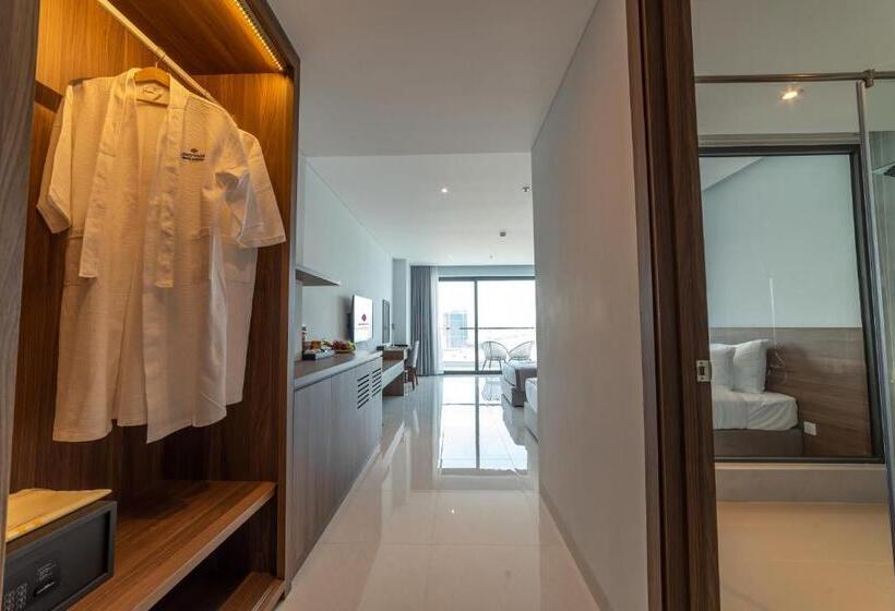 اتاق لوکس با چشمانداز دریا, Long Thuan Hotel & Resort