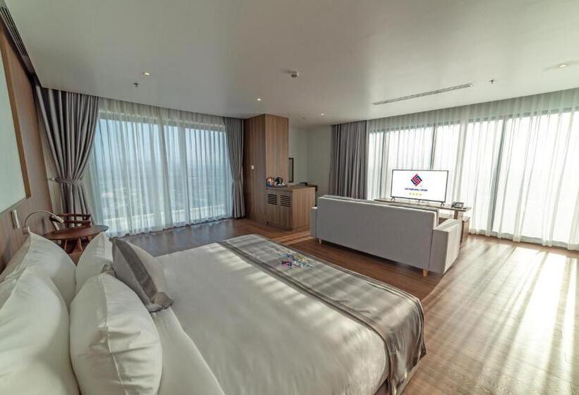 اتاق لوکس خانوادگی, Long Thuan Hotel & Resort