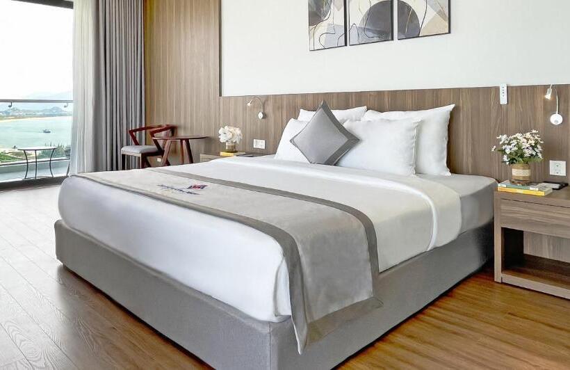 اتاق لوکس خانوادگی, Long Thuan Hotel & Resort