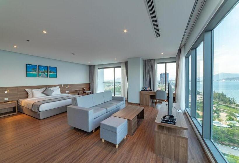 سوییت جونیور با چشمانداز دریا, Long Thuan Hotel & Resort