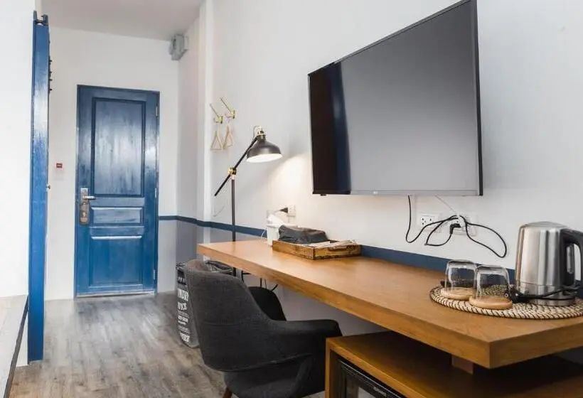 اتاق استاندارد با بالکن, Spinomad Hostel