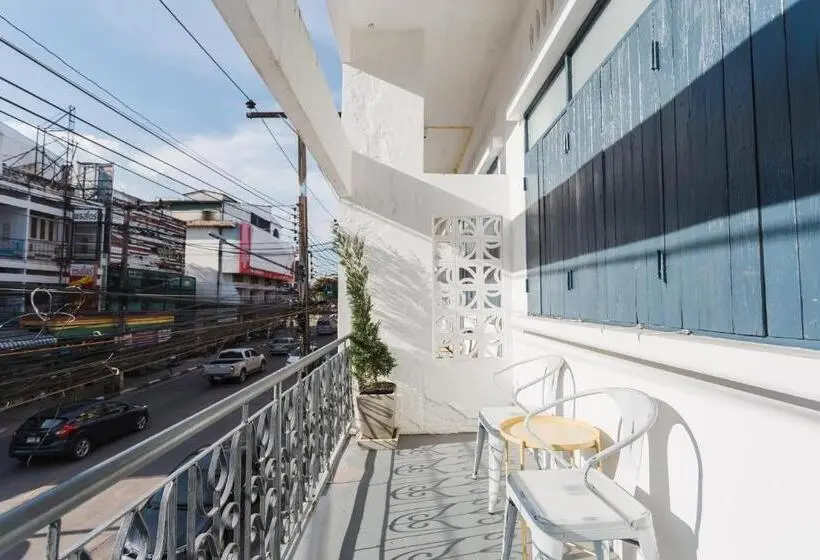 اتاق استاندارد با بالکن, Spinomad Hostel