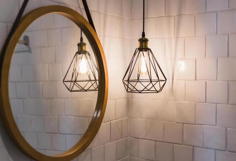 اتاق استاندارد با بالکن, Spinomad Hostel