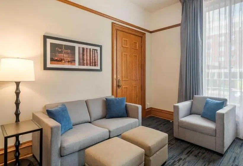 سوئیت با تخت بزرگ, The Courthouse Hotel, Ascend Hotel Collection