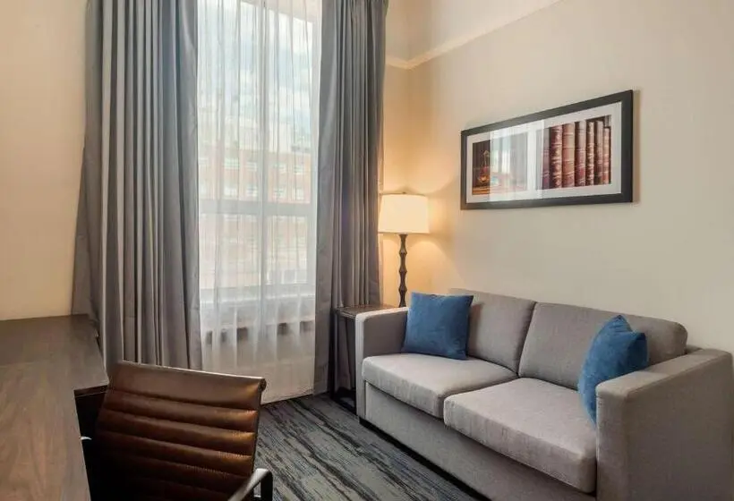 سوییت سوپریور, The Courthouse Hotel, Ascend Hotel Collection